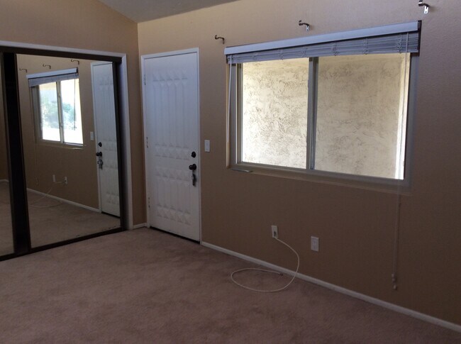 Building Photo - 135 S Sierra Ave