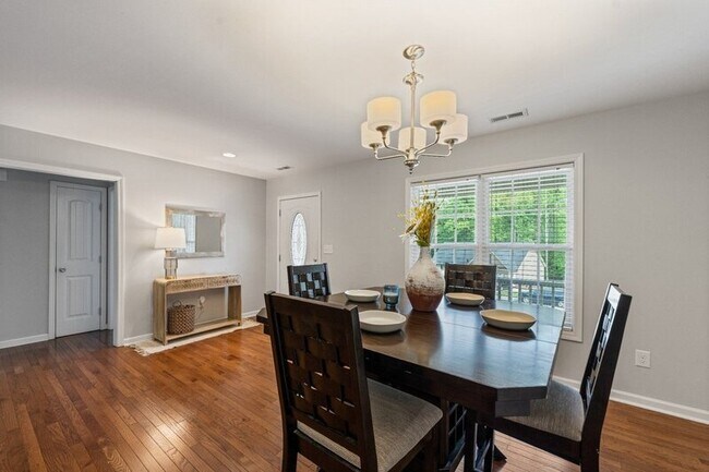 Building Photo - 155 Rose Brier Lane.