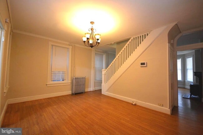 Building Photo - 105 E North Ave