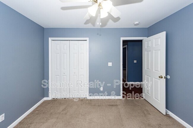 Building Photo - 7856 High Maple Cir