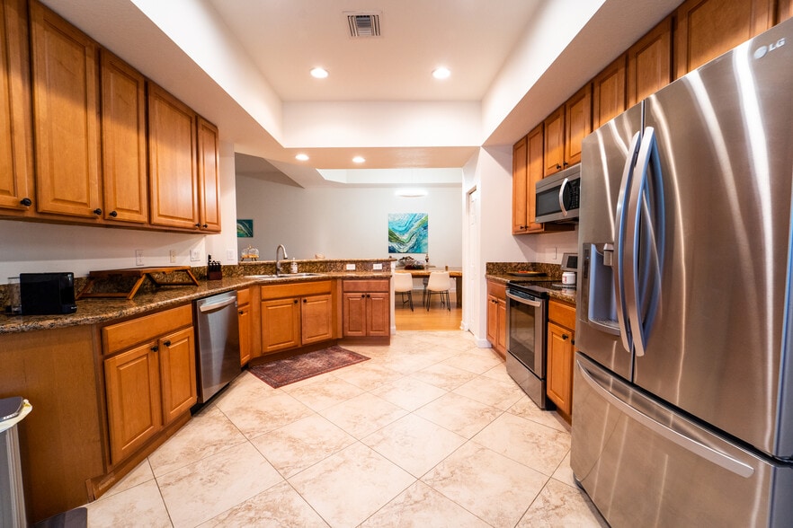 Building Photo - 3401 SW Sawgrass Villas Dr