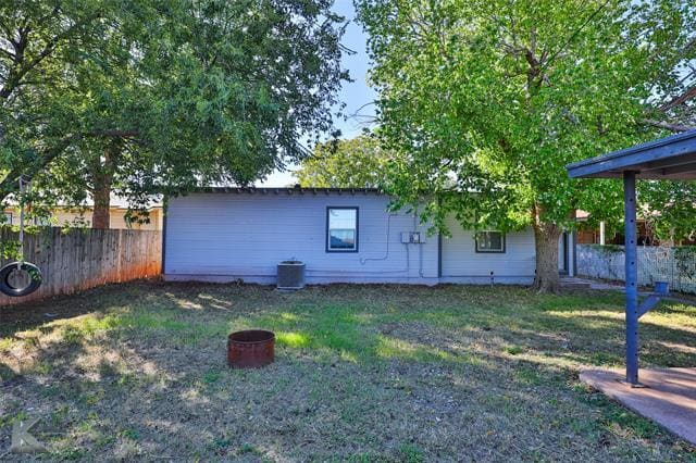 Building Photo - 641 Woodlawn Dr