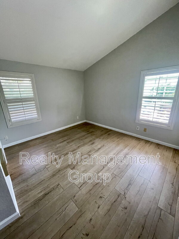 Building Photo - 4580 Ohio St