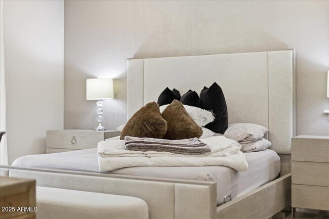 Building Photo - 10203 E Camelot Ct