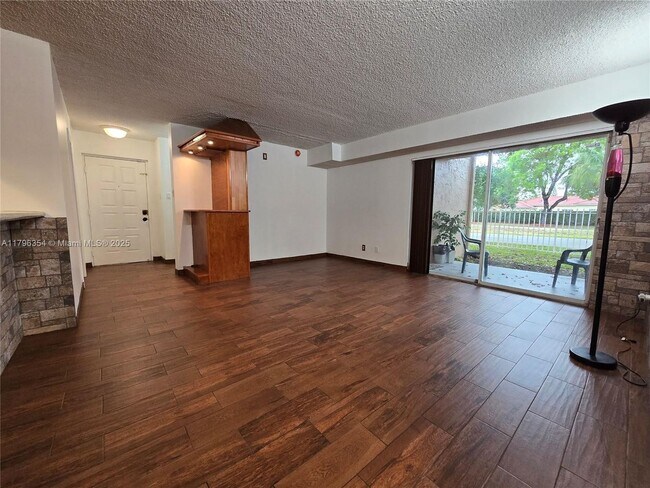 Building Photo - 10421 SW 157th Pl