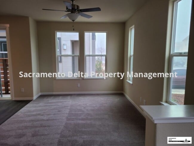 Building Photo - Wonderful Elk Grove Home