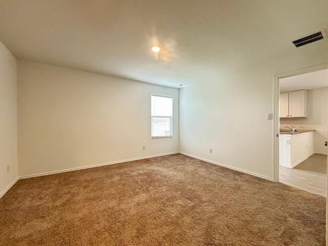 Building Photo - Beautiful Single Family Home in Steelwood ...