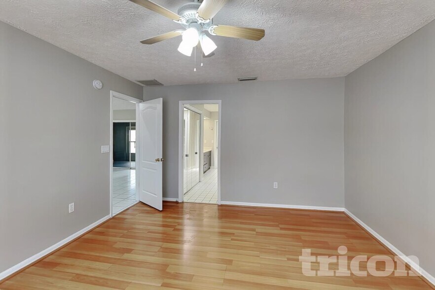 Building Photo - 7028 Covewood Dr