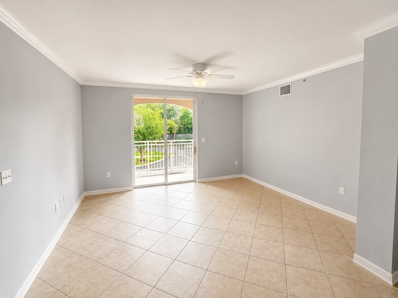 Building Photo - 6386 Emerald Dunes Dr