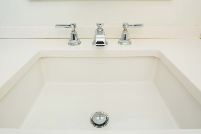 Building Photo - 65 S 5th St