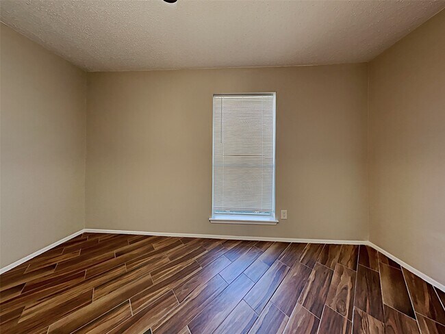 Building Photo - 24111 Spring Towne Dr