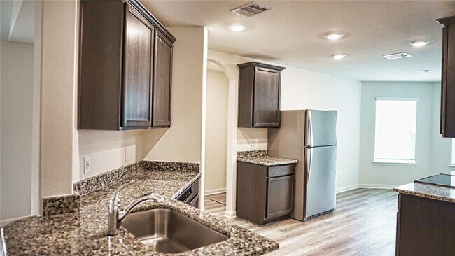 Building Photo - 7922 Vacek Meadows Loop