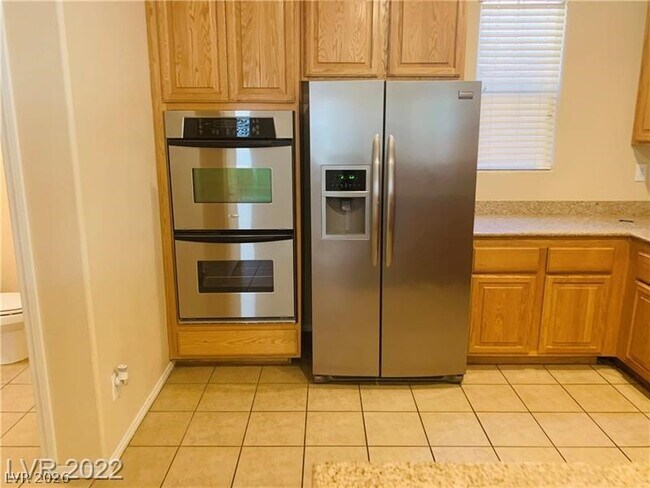 Building Photo - 5506 Spiceberry Dr