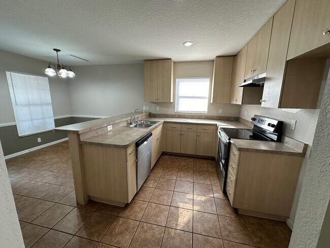 Kitchen - 208 W Tever St