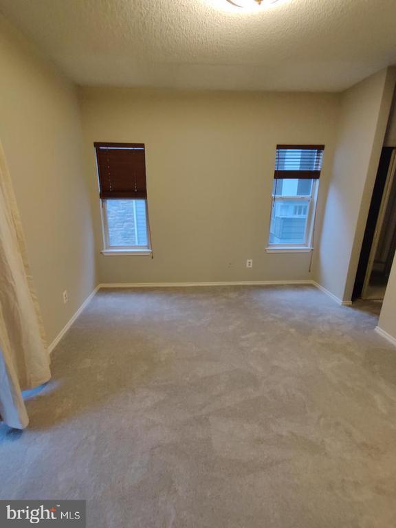 Building Photo - 13058 Autumn Woods Way