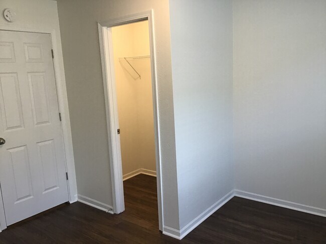 Building Photo - 14258 Marilyn Rd