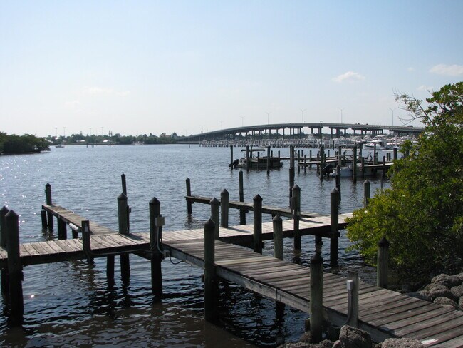 Building Photo - 2600 S Kanner Hwy