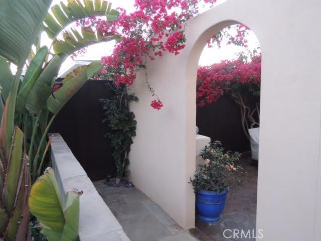 Building Photo - 224 Cll De Madrid