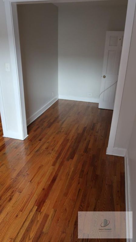 Building Photo - 4915 W Belle Plaine Ave