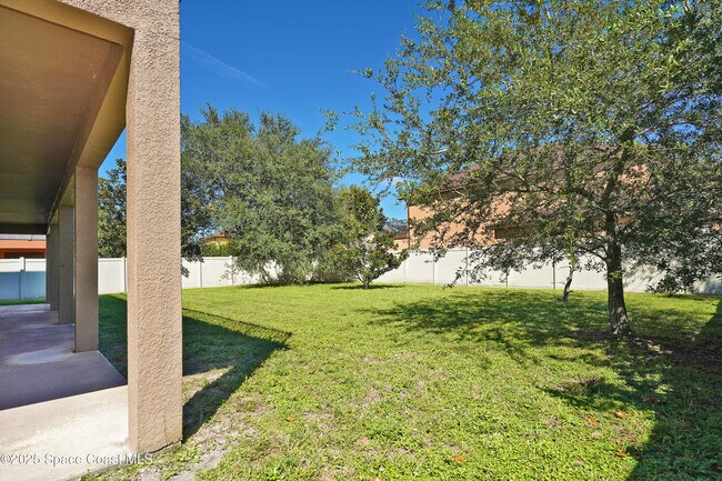 Building Photo - 1185 Talon Way