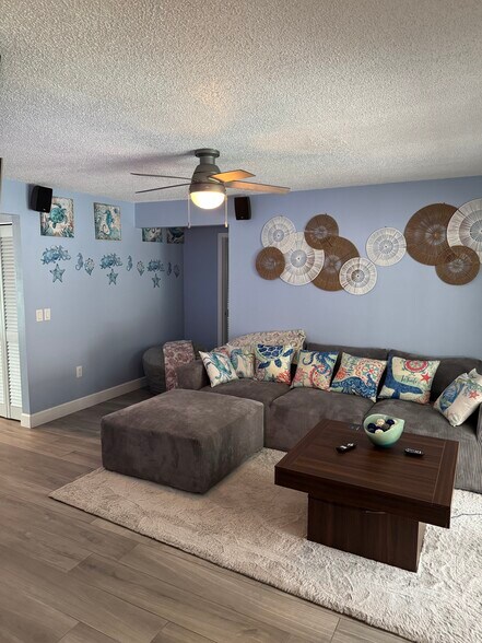 Building Photo - 7342 Uranus Dr