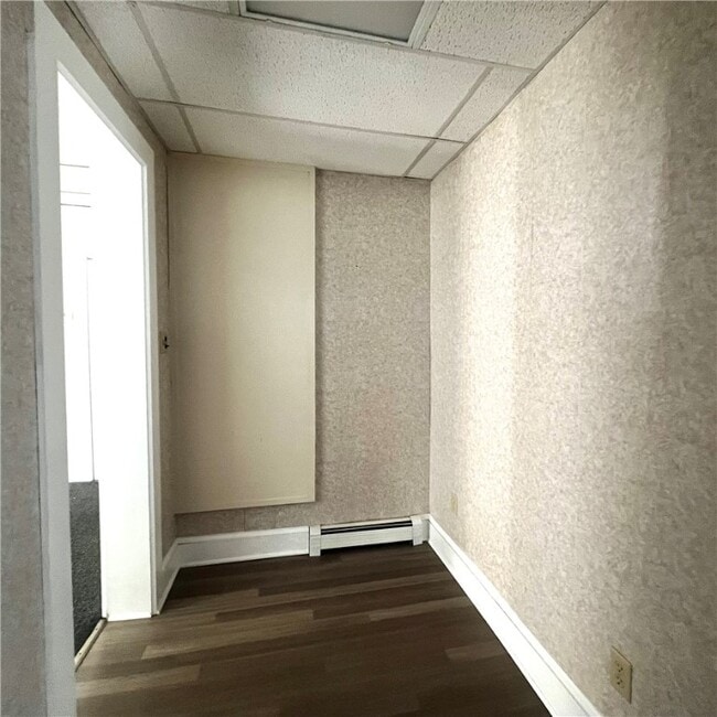 Building Photo - 352 Maple Ave