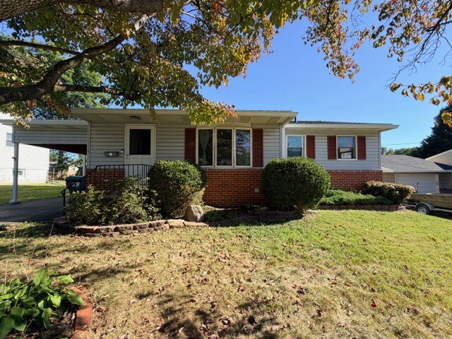 Primary Photo - 115 Longview Dr