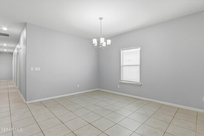 Building Photo - 11500 Summer Dr