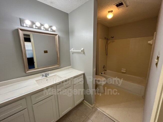 Building Photo - 5429 Craigmont Dr