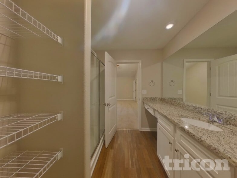 Building Photo - 320 Waterstone Dr