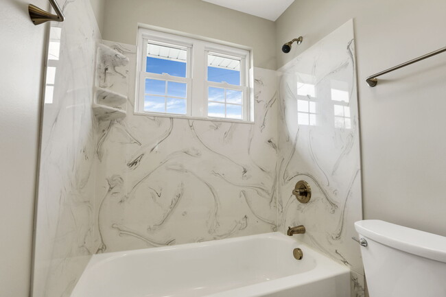 Building Photo - 2817 Woodgrove Dr