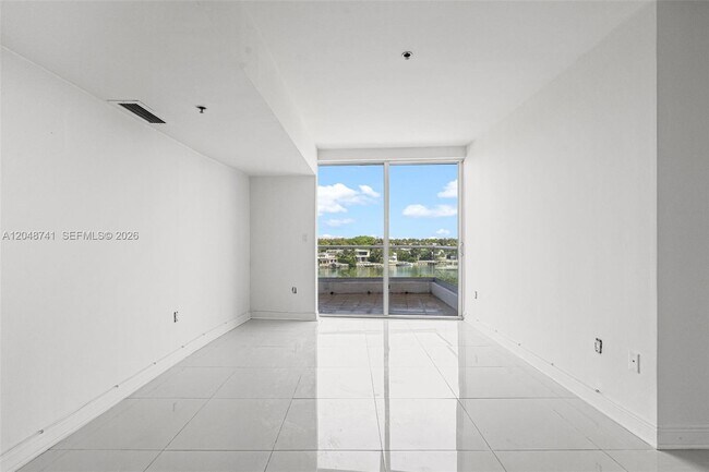 Building Photo - 6362 Collins Ave