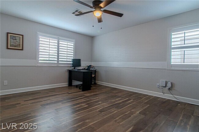 Building Photo - BEAUTIFUL 2 STORY 5 BEDROOM 4 FULL BATHROO...