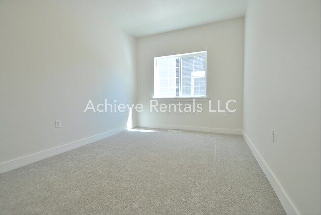 Building Photo - 1557 North 110