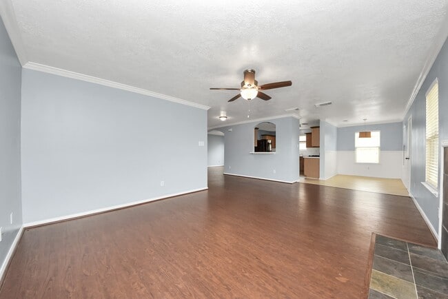 Building Photo - 7238 Foxshadows Ln