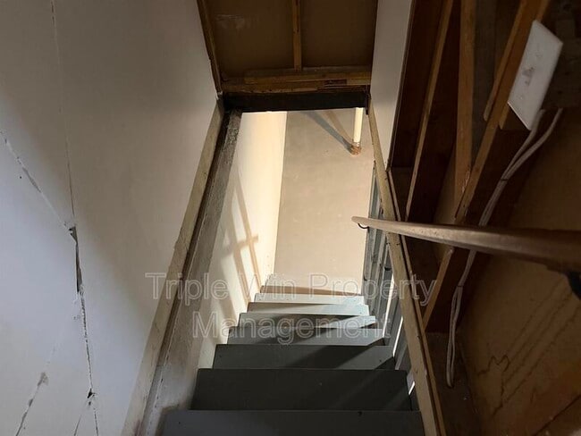 Building Photo - 8138 Blanchard Dr