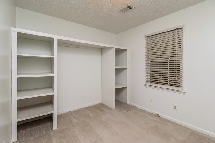 Building Photo - 361 Morris Dr SE