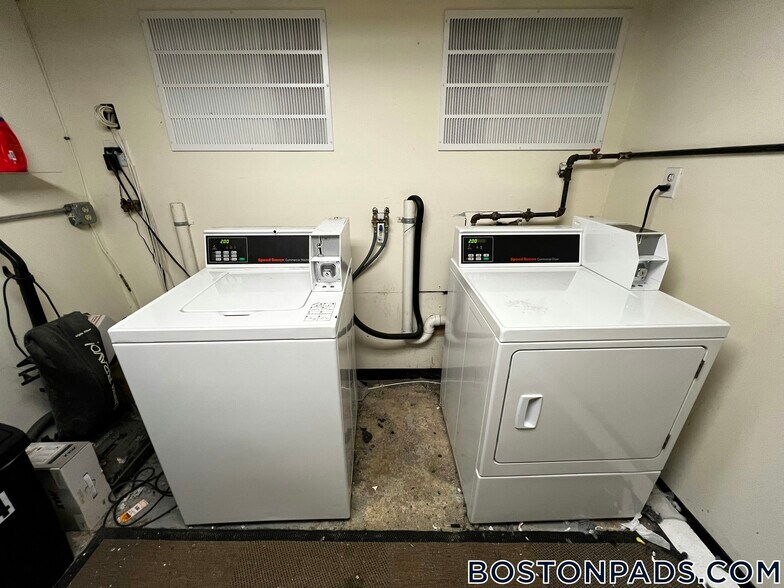 Building Photo - 6-8 Sunset St.