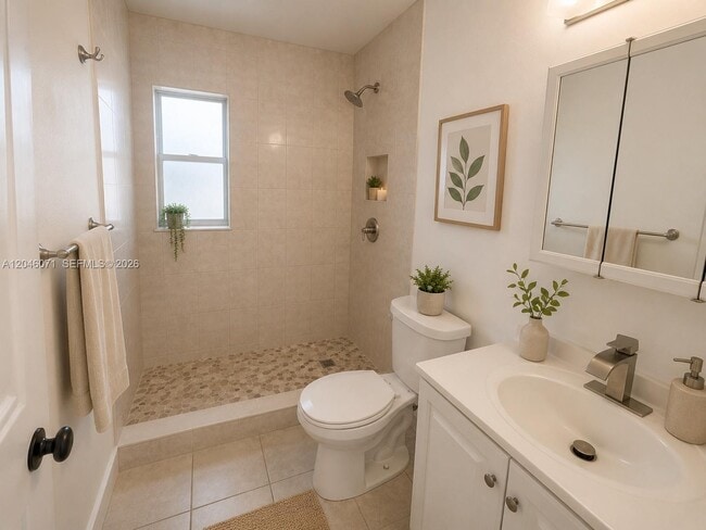 Building Photo - 3810 SW 89th Ave