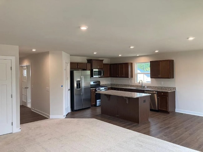 Building Photo - 101 Martha Washington Pkwy