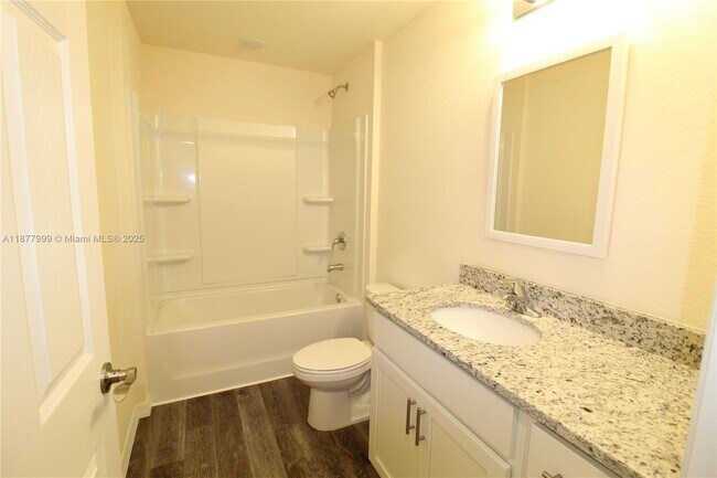 Building Photo - 555 Oakshire Ln