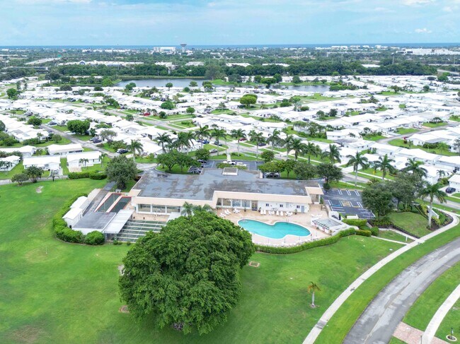 Building Photo - 2019 SW 18th Dr