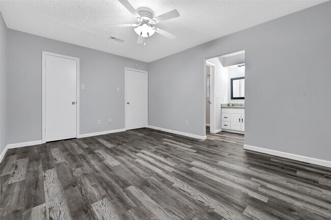 Building Photo - 11727 Scottsdale Dr