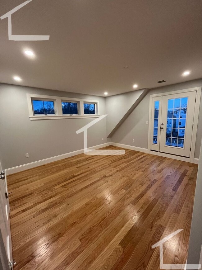 Building Photo - Nice New 3-bed, 2-bath Unit!