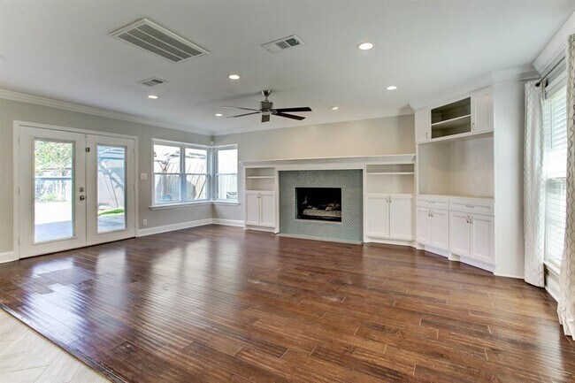 Building Photo - 10806 Wickersham Ln