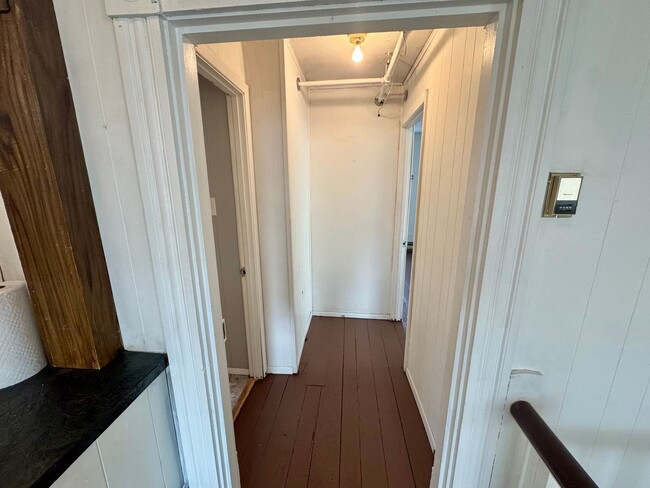 Building Photo - 4451 Highridge St