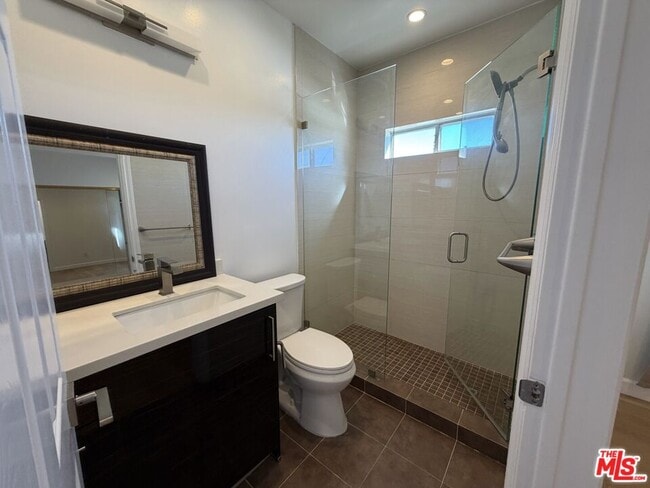 Building Photo - 1247 Barry Ave