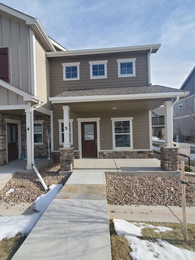 Building Photo - Updated 3 Bedroom Townhouse Across From Horsetooth Reservoir!