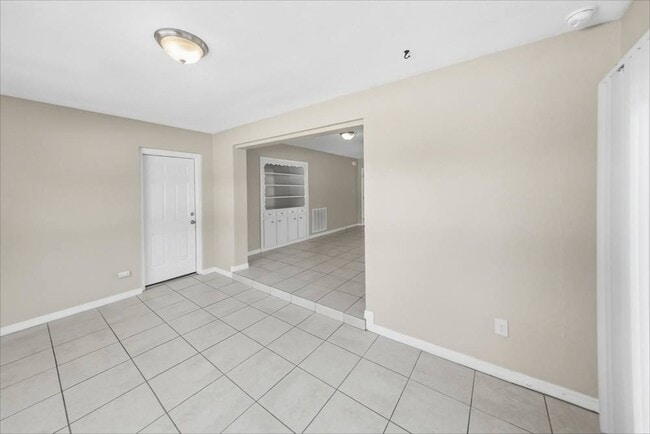 Building Photo - 1062 Indian Rocks Rd