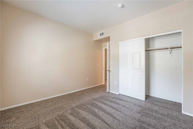 Building Photo - 1050 E Cactus Ave
